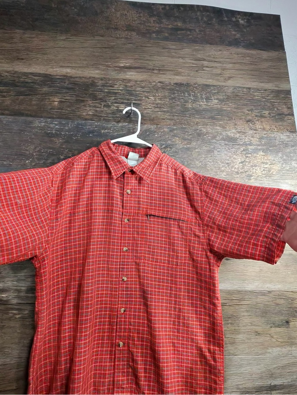 The North Face Men's Red Plaid Short-Sleeve Button-Down Shirt - Picture 8 of 9